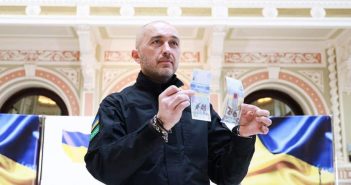 Андрій Пишний голова НБУ Національний банк України вертикальна банкнота