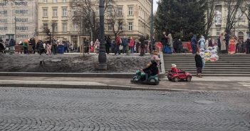 дитячі машинки оперний