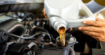 моторна олія мащинне масло для двигуна