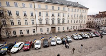 Велика передача авто ЗСУ: Сили оборони України отримали 35 автомобілів від проєкту ГеройCar