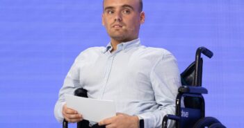 Вперше почув «син» у 23 роки: історія Миколи, який знайшов родину вже в дорослому віці