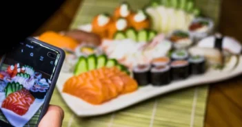 Популярні служби доставки суші у Львові