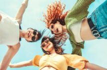 одяг мода молоді дівчата літо краса тепло спека